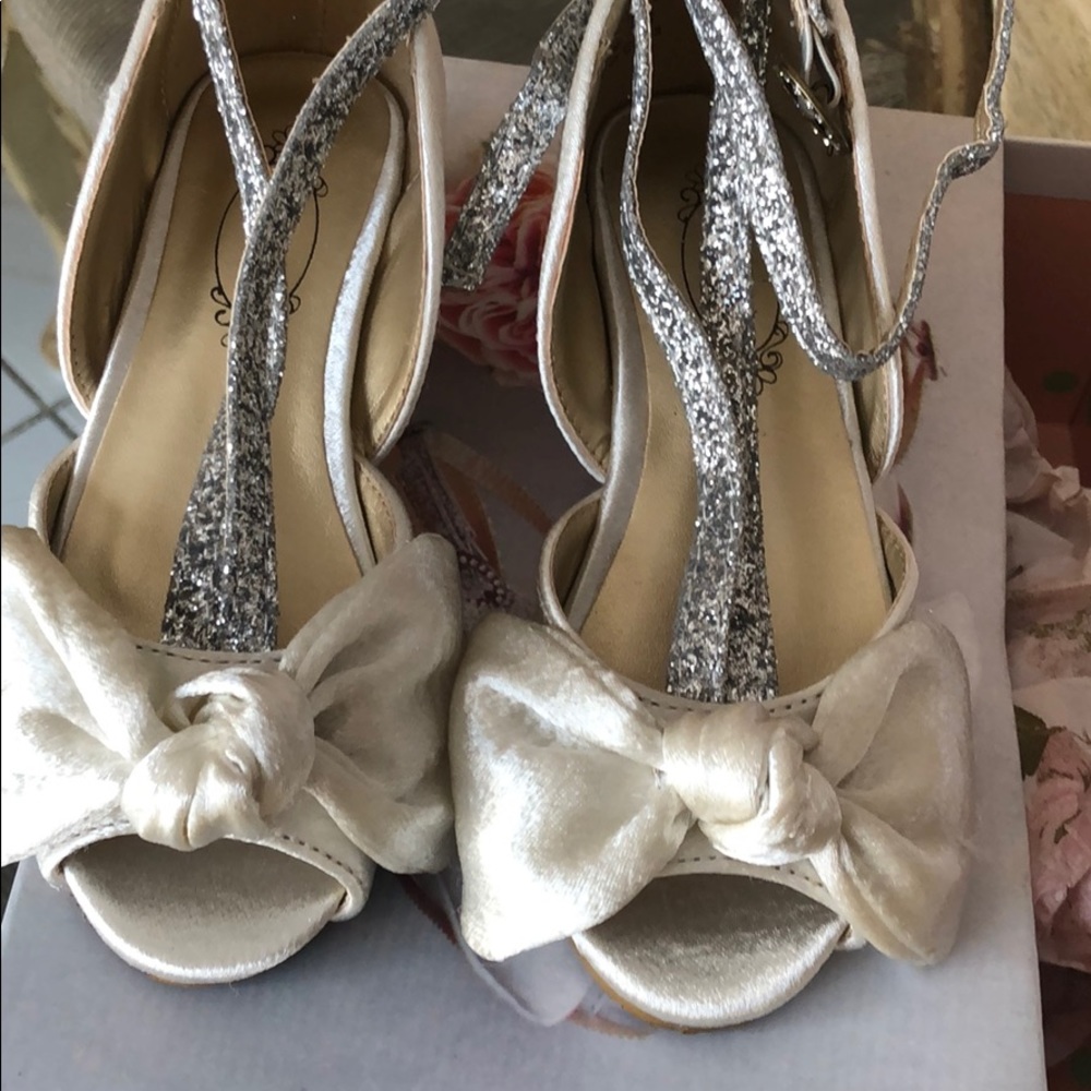 Girls dress shoes